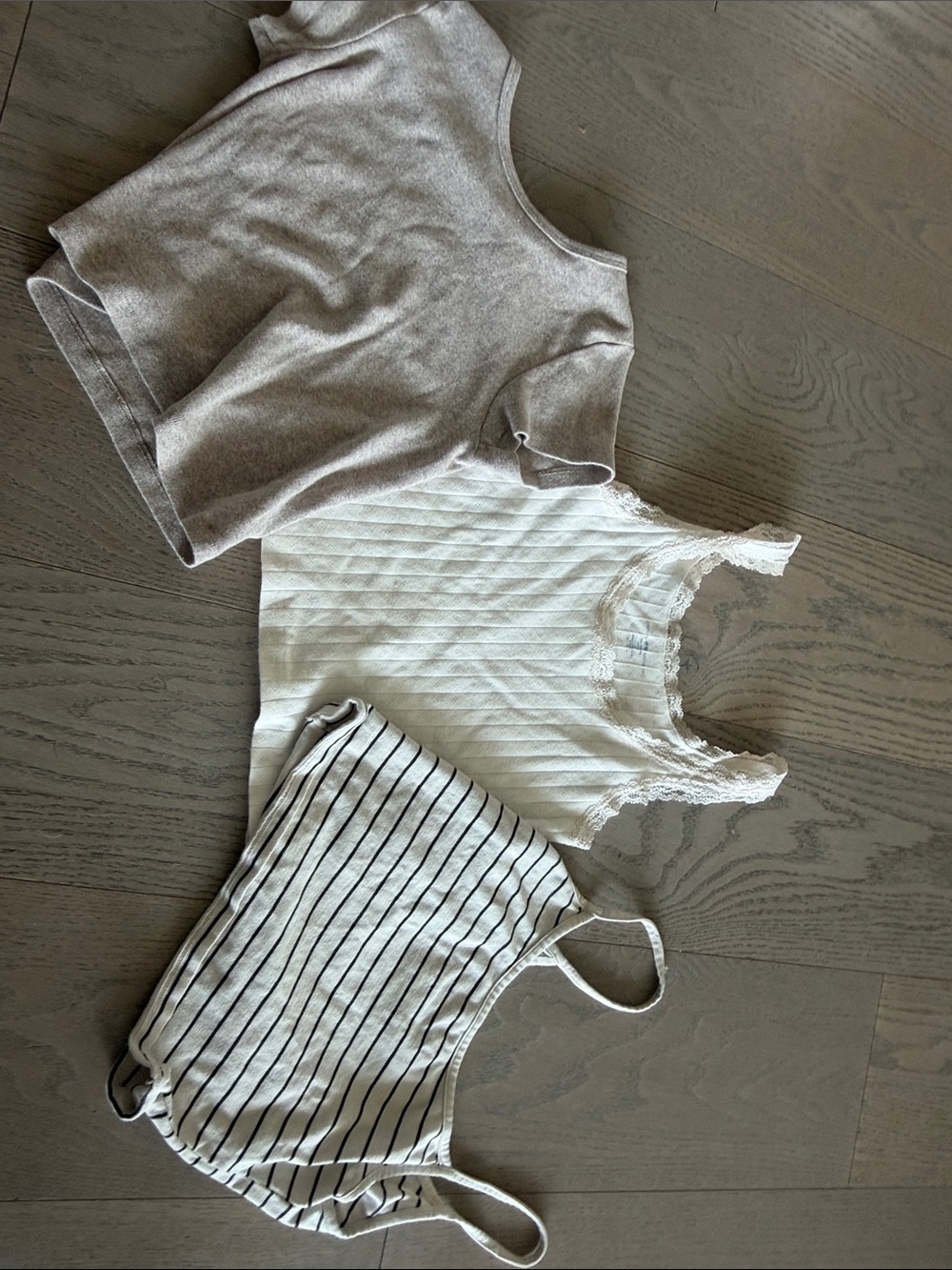 Brandy Melville tanks